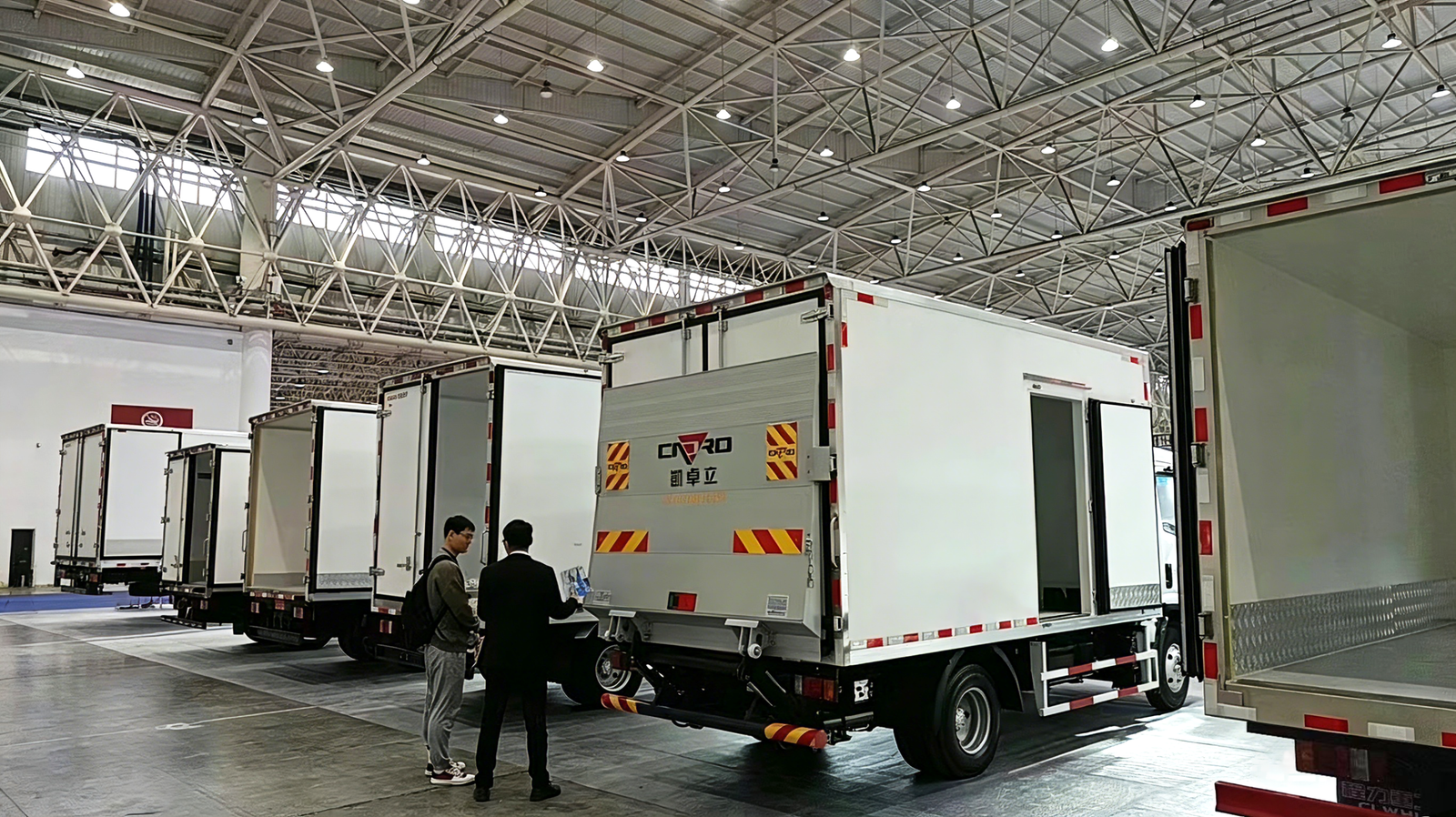 Hydraulic vs. Mechanical Why Professional Fleets Prefer Hydraulic Supporting Systems